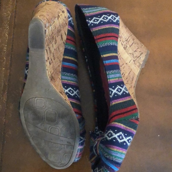 Cute wedge shoes with stripes - Picture 4 of 4